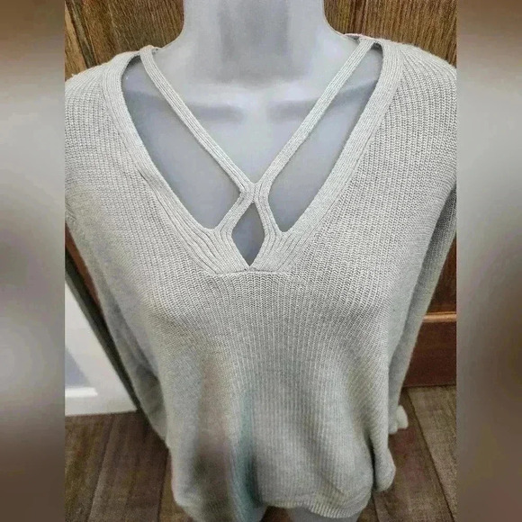 Maurices XXL Grey Knit V-Neck Sweater Soft - Picture 2 of 6